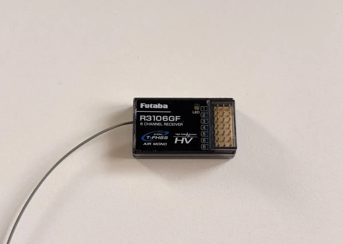 Futaba R3106GF T-FHSS prijímač