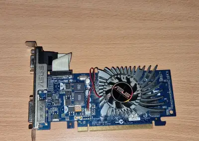 grafická karta asus 210-1GD3-L