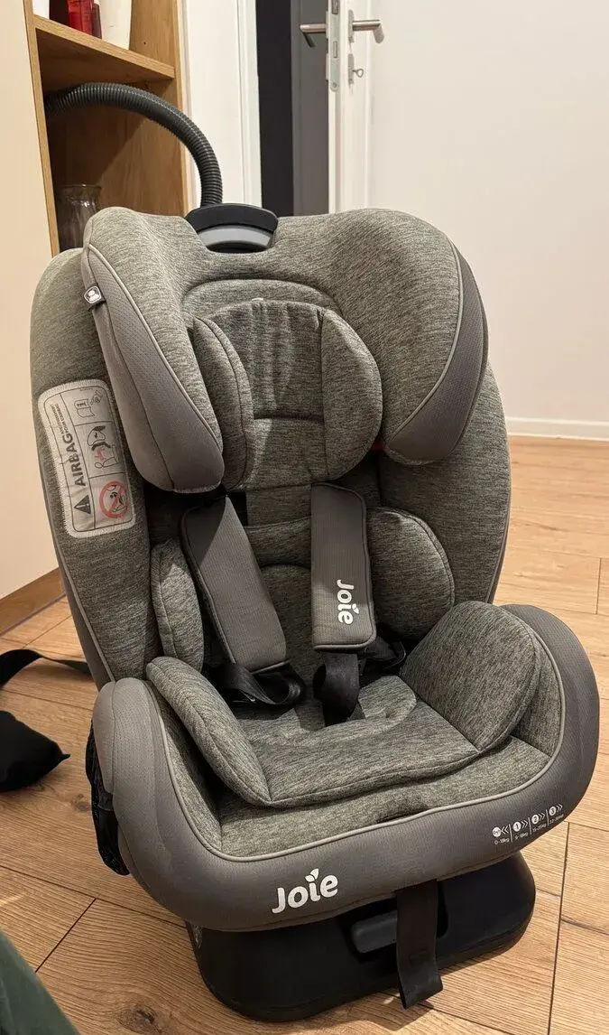 Autosedačka Jolie ISOFIX 0-36 kg