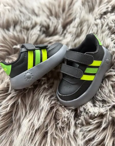 Tenisky adidas detské