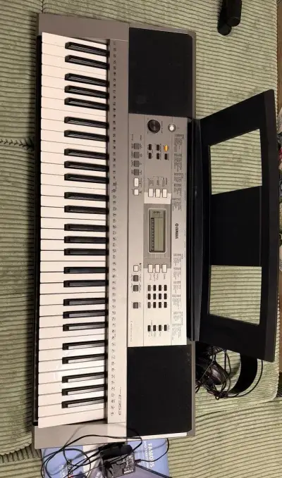 Klávesy Yamaha PSR-E353 + slúchadlá zdarma