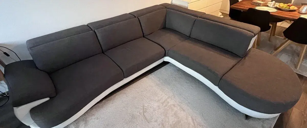 Rohová sedačka v tvare L – výborný stav, 500 €