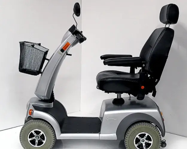 Elektrický invalidný vozík, štvorkolesový skúter