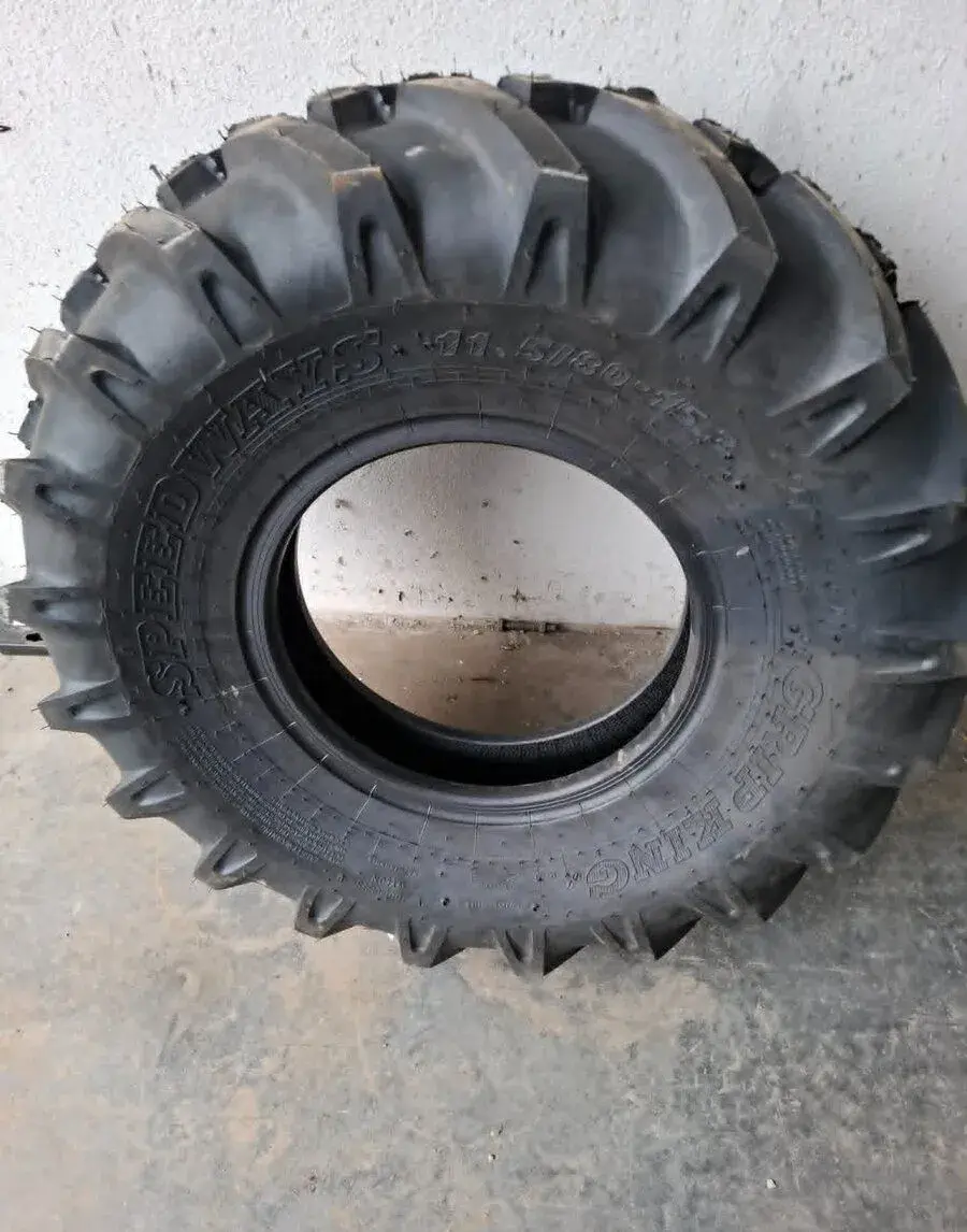 Pneumatiku 11.5/80-15,3