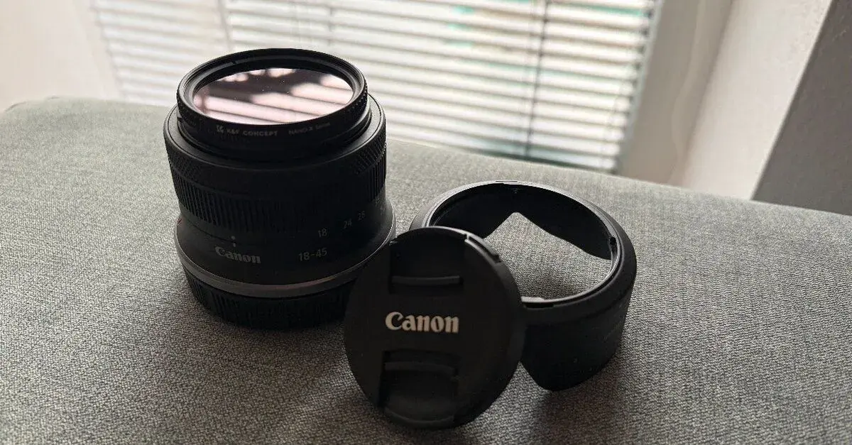 Canon RF-S 18–45 mm + polarizačný filter a clona