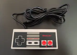 Originál NES kontroller