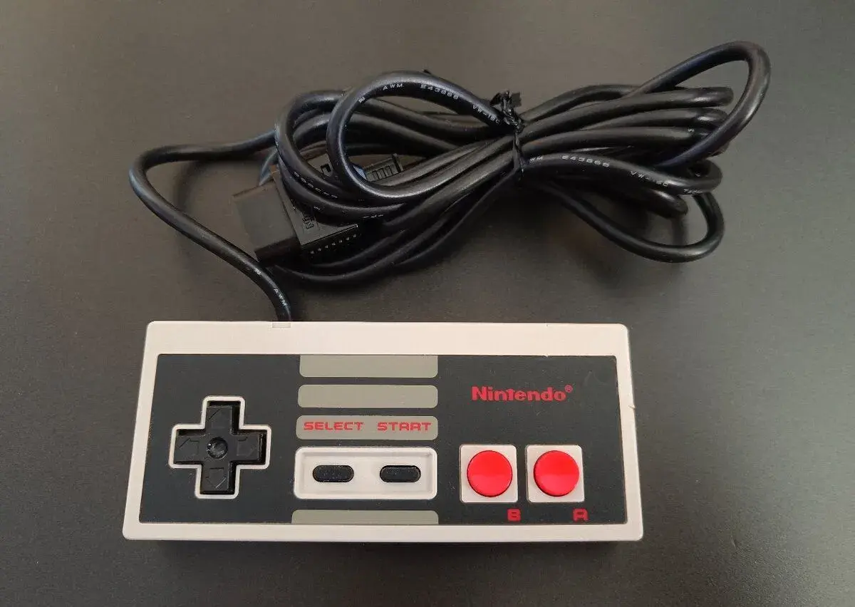 Originál NES kontroller