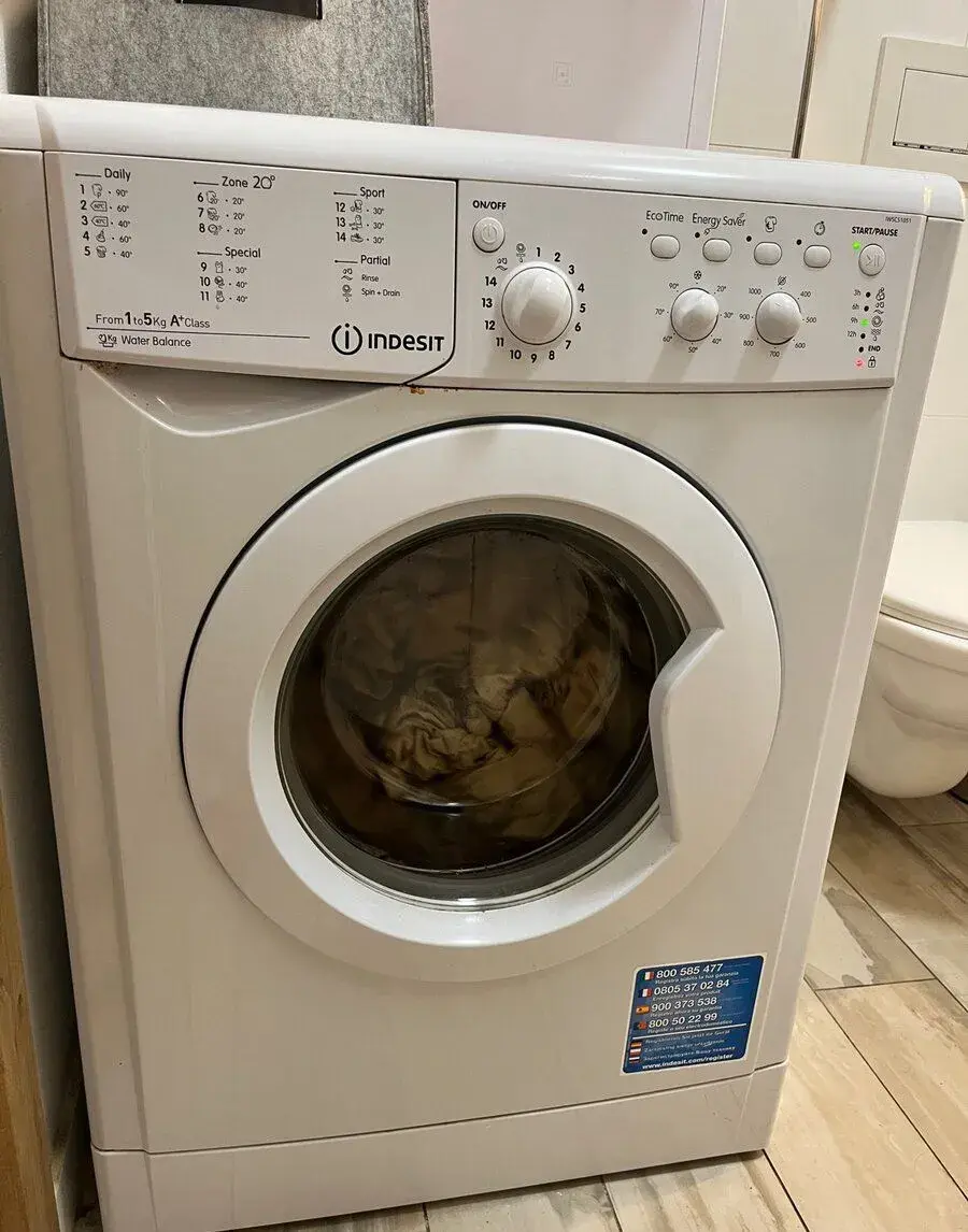 Pracka indesit