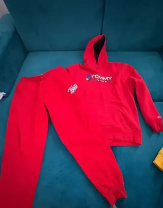 Značkové veci Calvin, Tommy Hilfiger, Champions