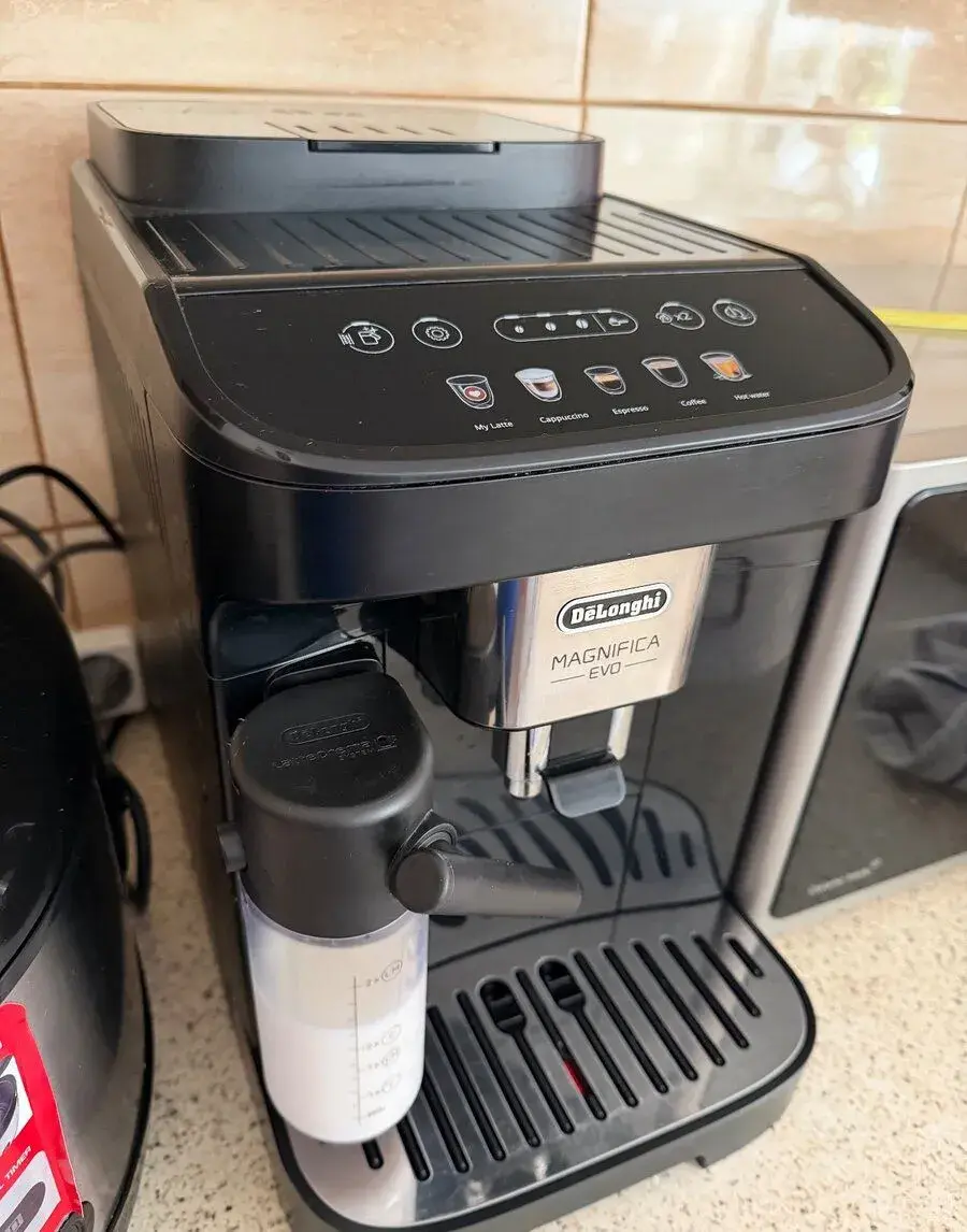 Kávovar De'Longhi Magnifica Evo ECAM 290.61.B
