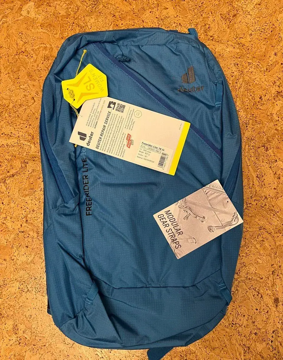 Damsky skialpovy batoh Deuter Freerider Lite 18 SL