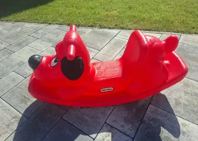 šmýkačka a hojdací psík značky Little Tikes