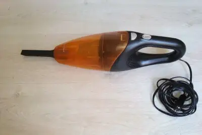 Ručný vysávač do auta 12V