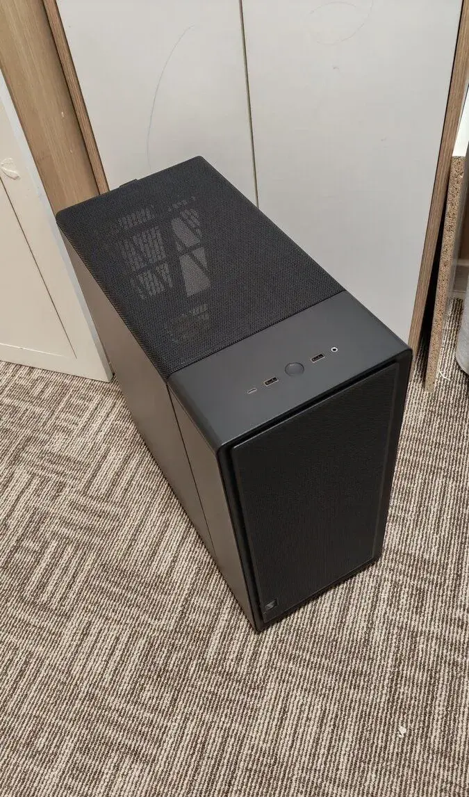 Fractal Design Epoch Solid