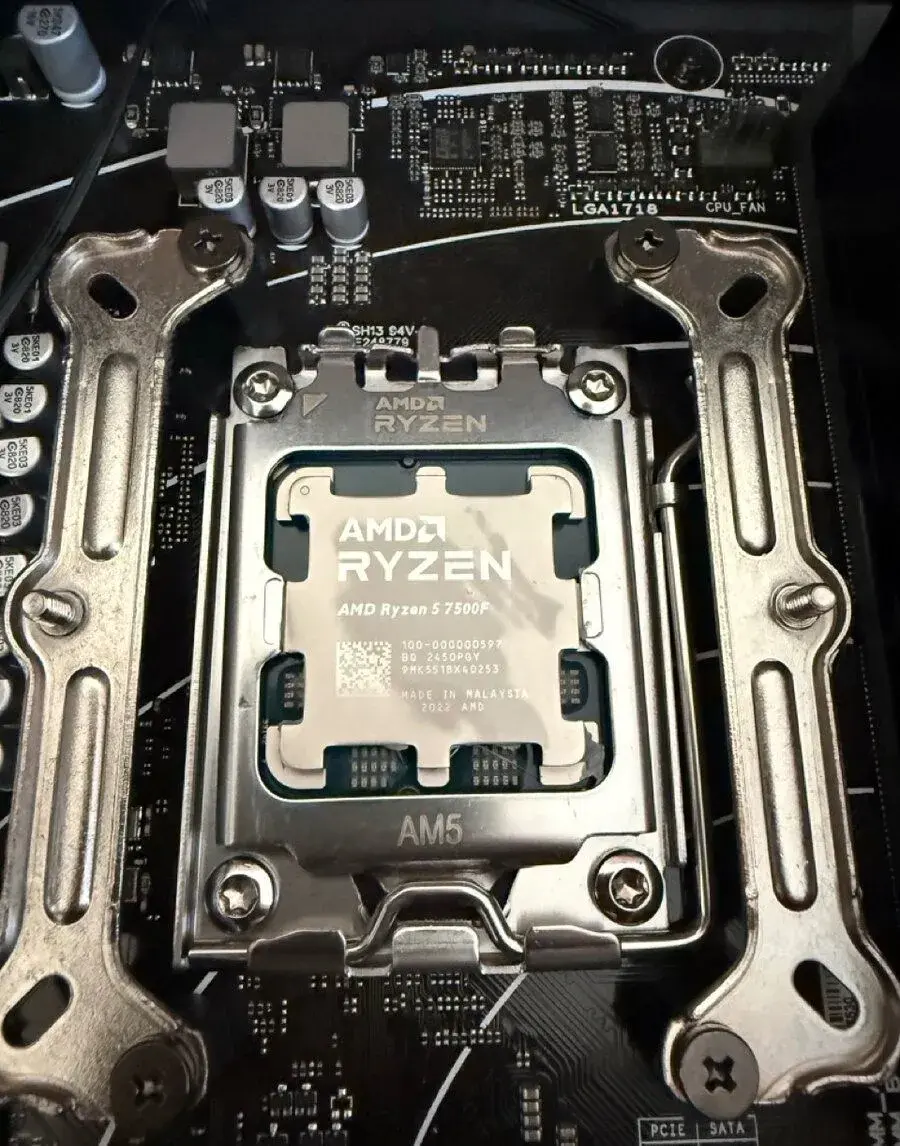 AMD Ryzen 5 7500F