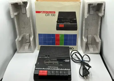 Grundig CR 100-prenosný mono kazetový magnetofón