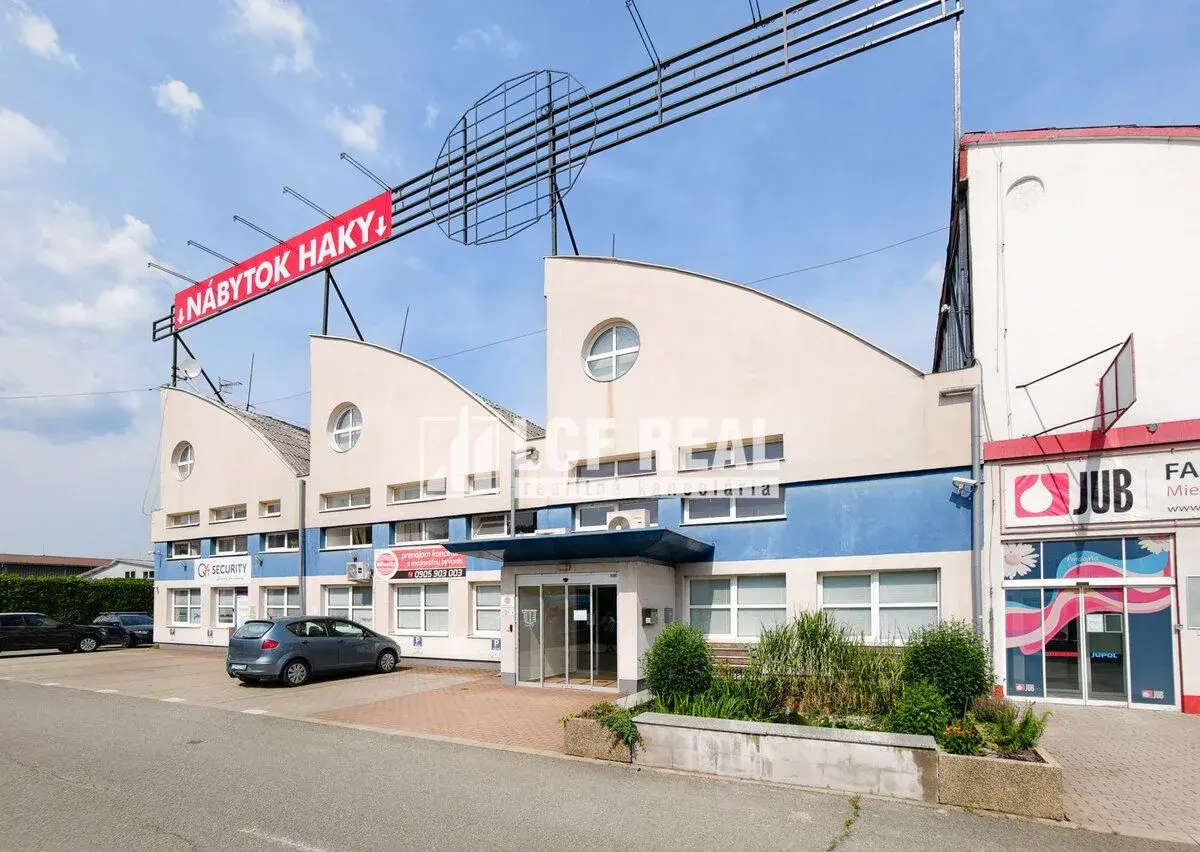 Na prenájom komerčný priestor s výmerou 314,7 m², Košice – J