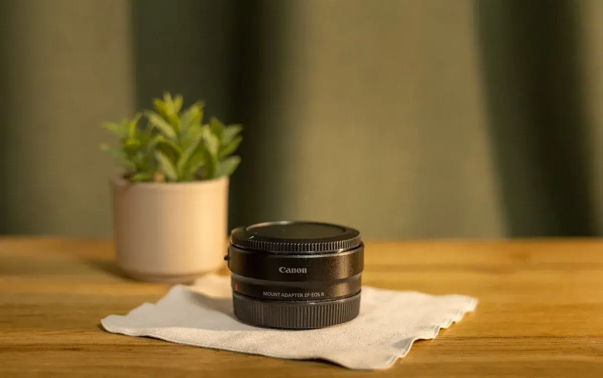 Canon EF/RF mount adapter