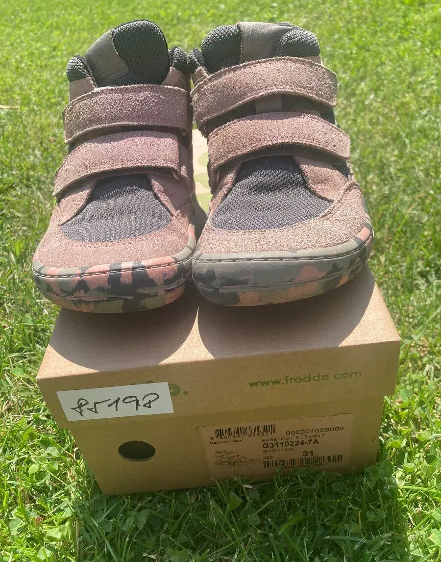 Barefoot froddo31