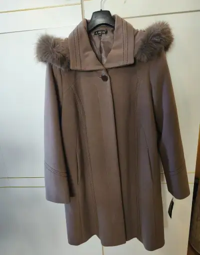 Nový ,nenosený dámsky kabát 3XL