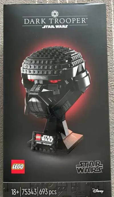Uplne nove LEGO 75343 - helma Dark Troopera