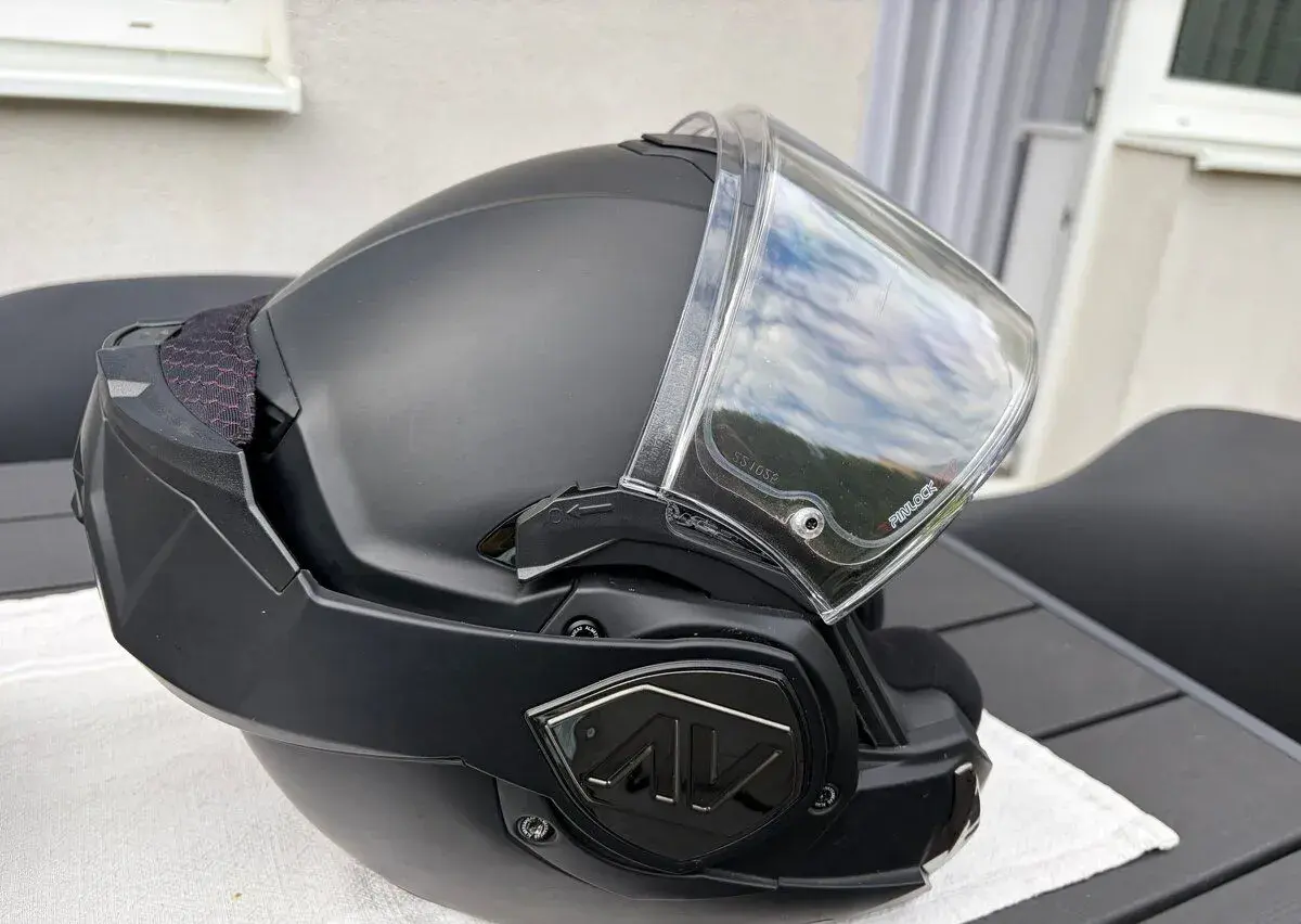 LS2 preklápacia motoprilba