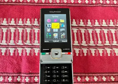 Sony Ericsson T715