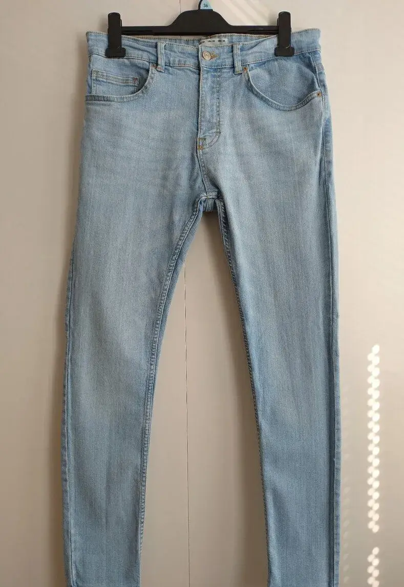 Pánske modré obtiahnuté rifle (Pull&Bear)