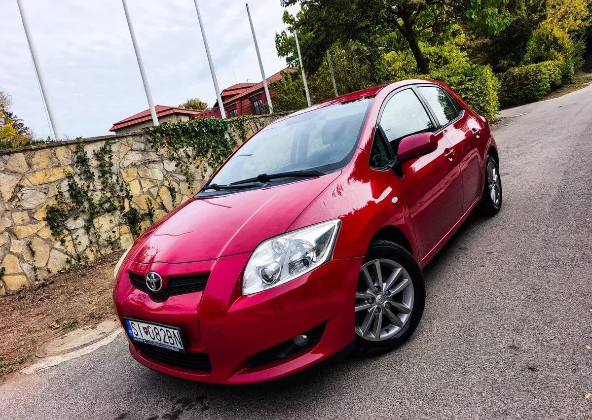 Toyota Auris – 2008, 180 000 km