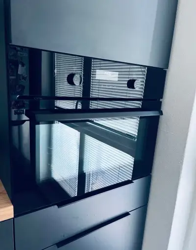 Electrolux – vstavaná kombinovaná mikrovlnná rúra v záruke.