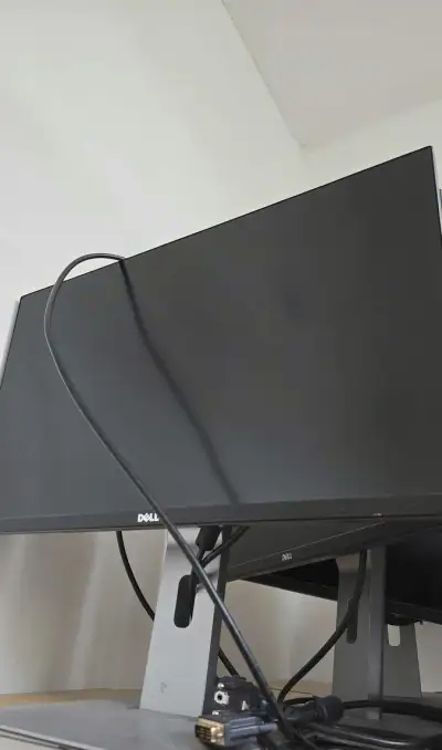 Monitor Dell 25-27" neviem presne