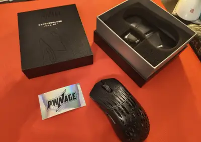 - PWNAGE StormBreaker Max CF (Black Carbon)