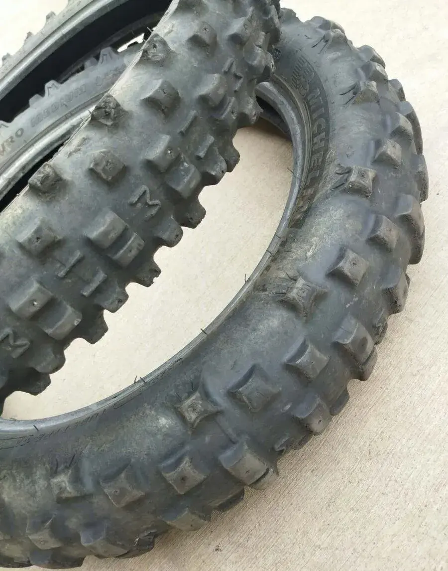 MICHELIN 90/90 R21 a 140/80 R18