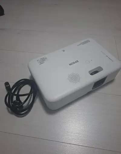 LCD projektor EPSON CO-FH02