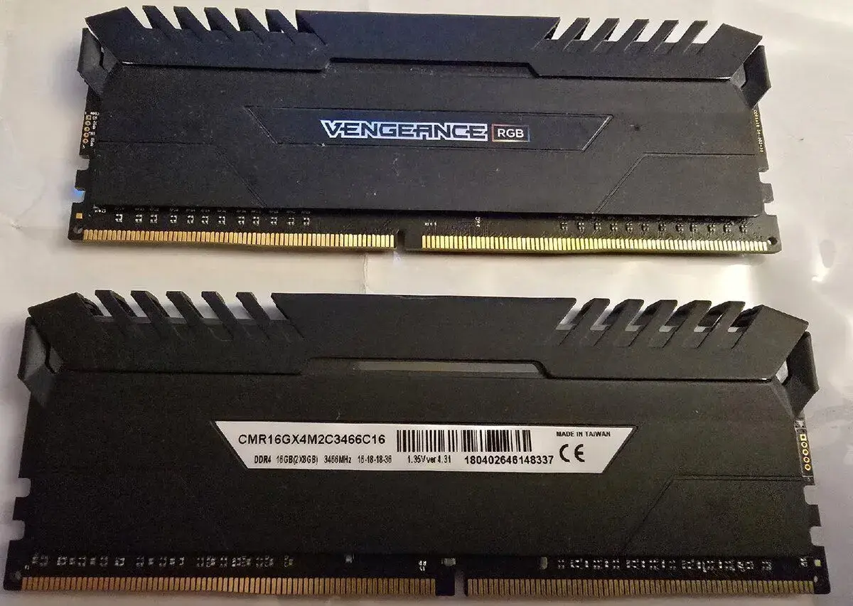Corsai 16 GB KIT DDR4 3466 MHz