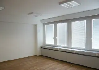 ID 3189 Prenájom: prevádzkové priestor, 33 m2, širšie centr