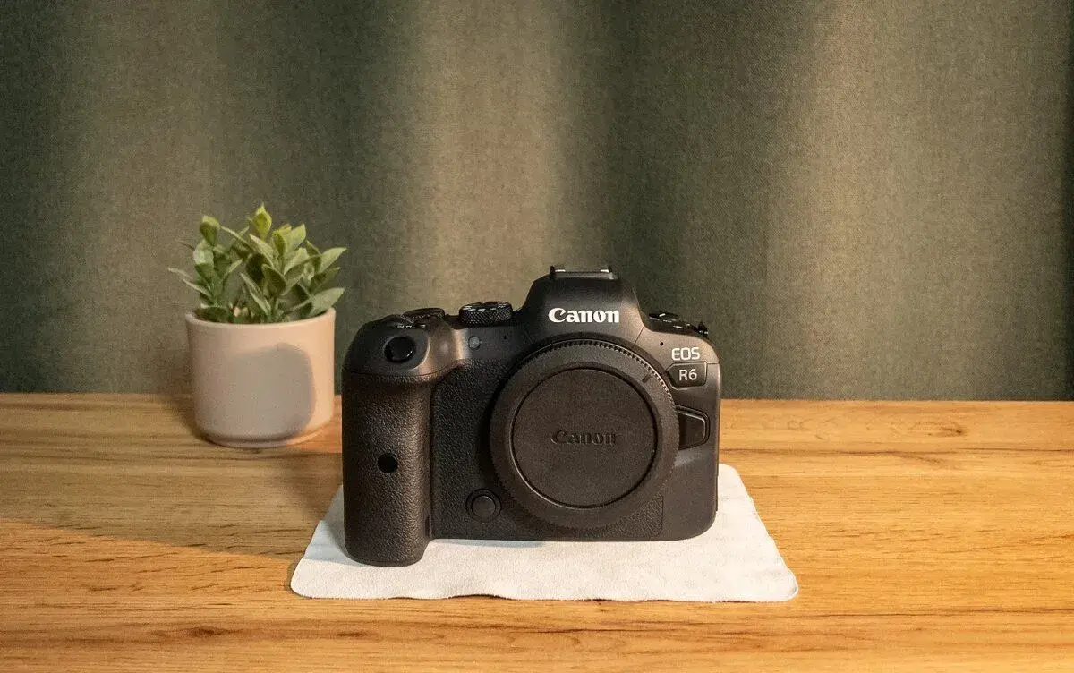 Canon R6 (ako nový)