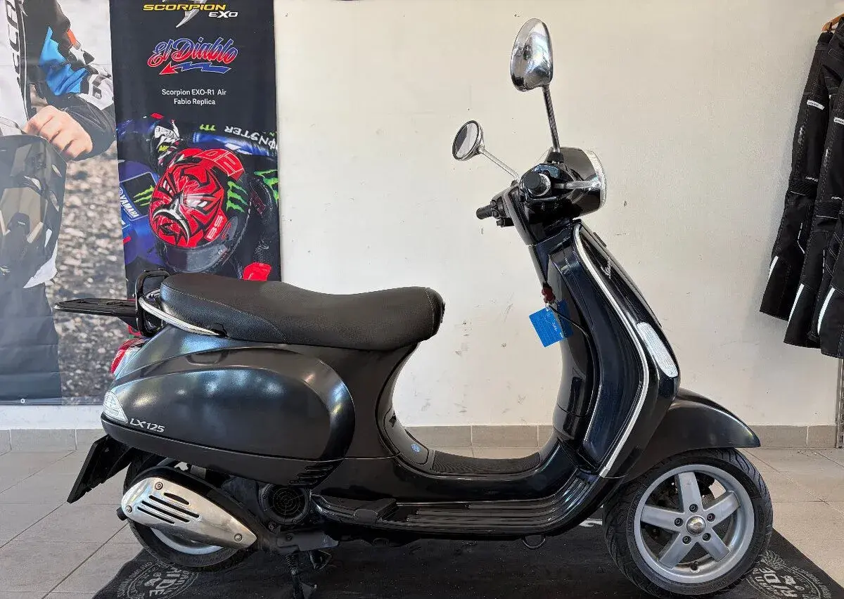 Piaggio Vespa LX 125
