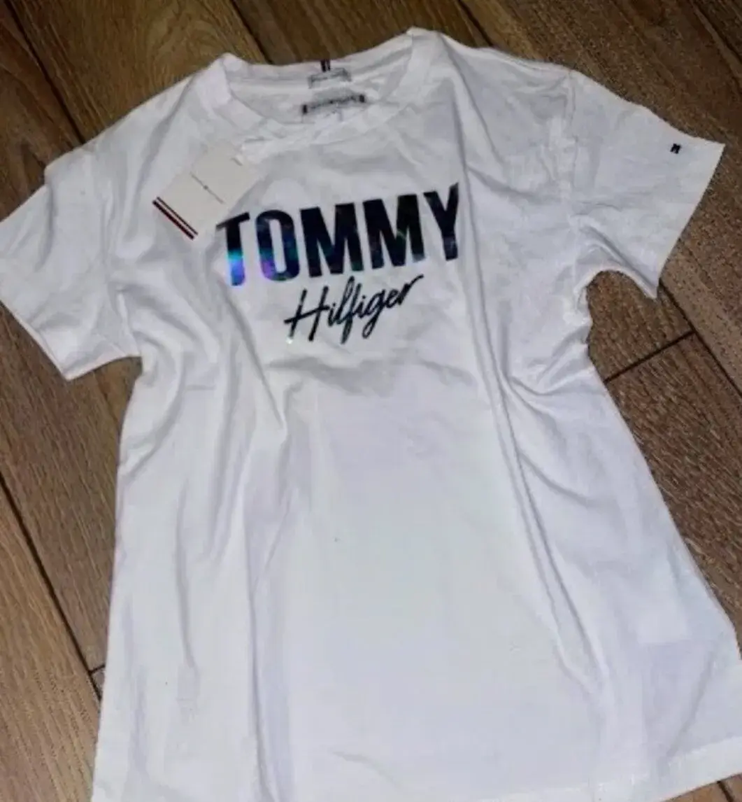 TOMMY HILFIGER - nádherné značkové tričko
