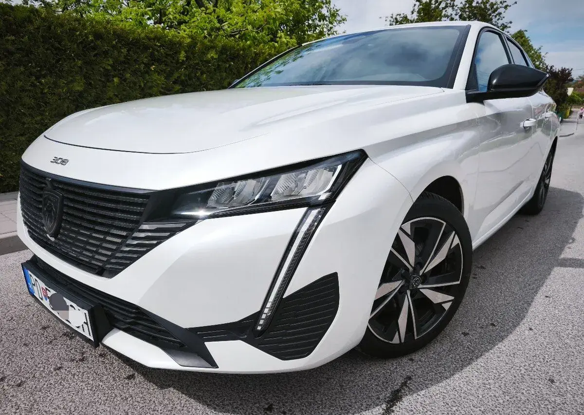 Peugeot 308 – 2023, 144 321 km