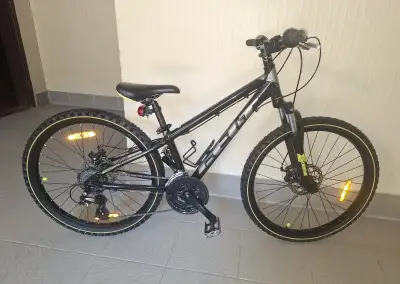 Detský bicykel 24kola Felt cierny