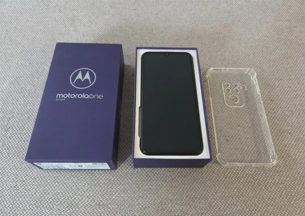 Motorola One Zoom