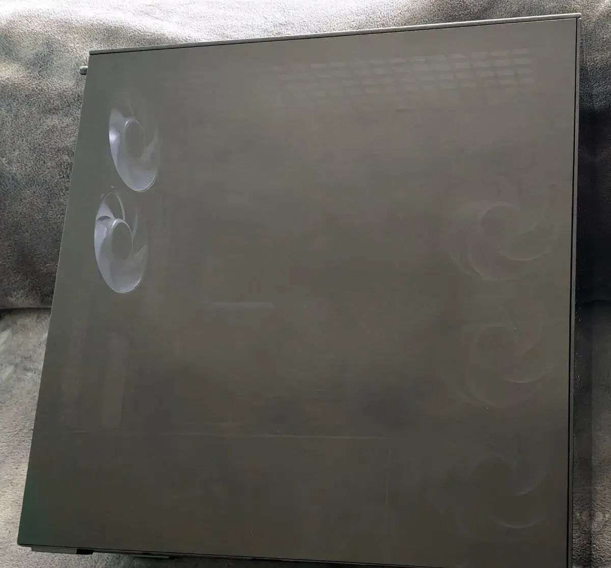 ARCTIC XTENDER vertical GPU Mount - čierne sklo