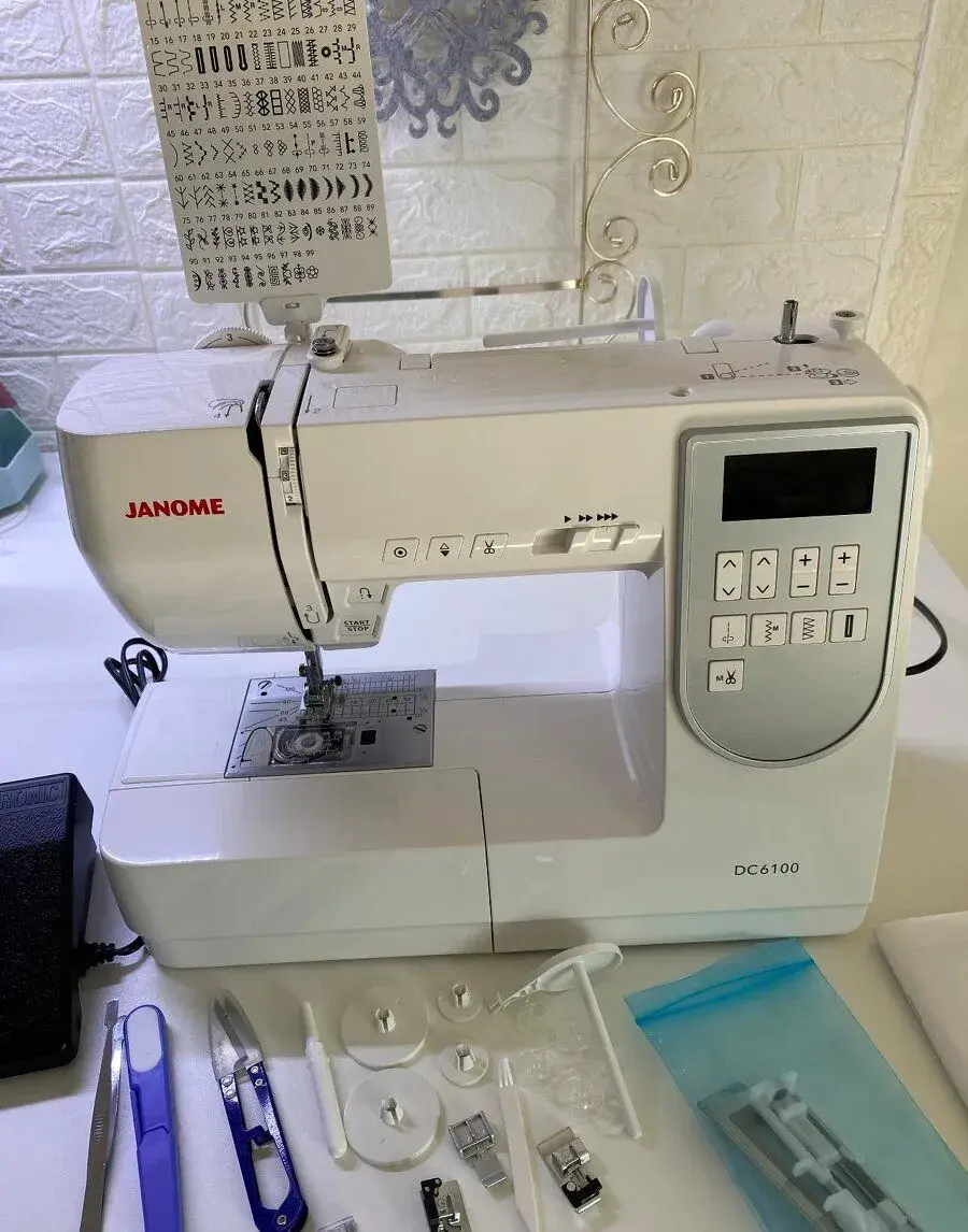 Šijací stroj JANOME 6100DC