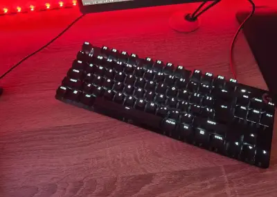 Herna klávesnica Logitech G413 TKL