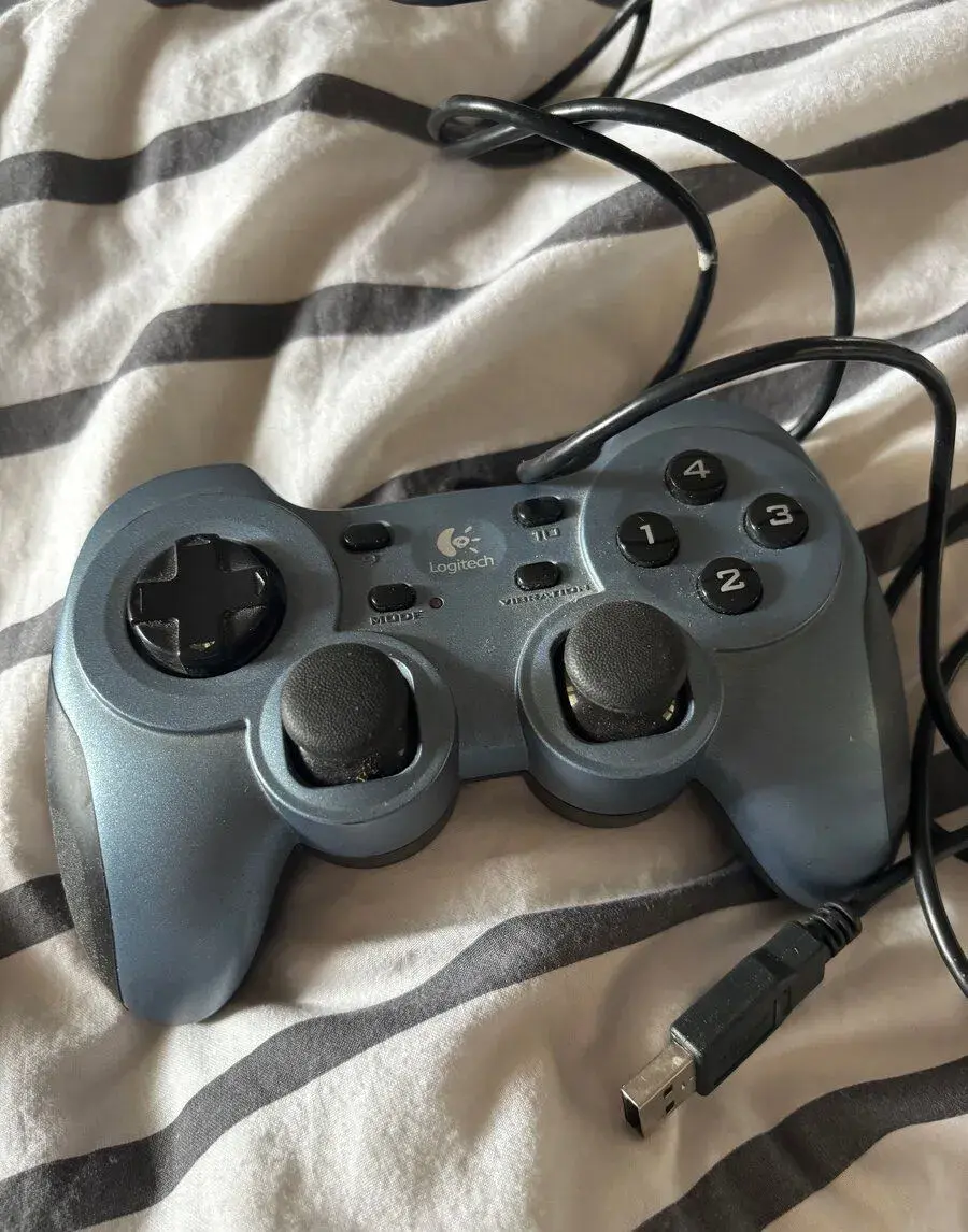Logitech Rumblepad 2