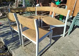 Rohova lavica + 2 stolicky