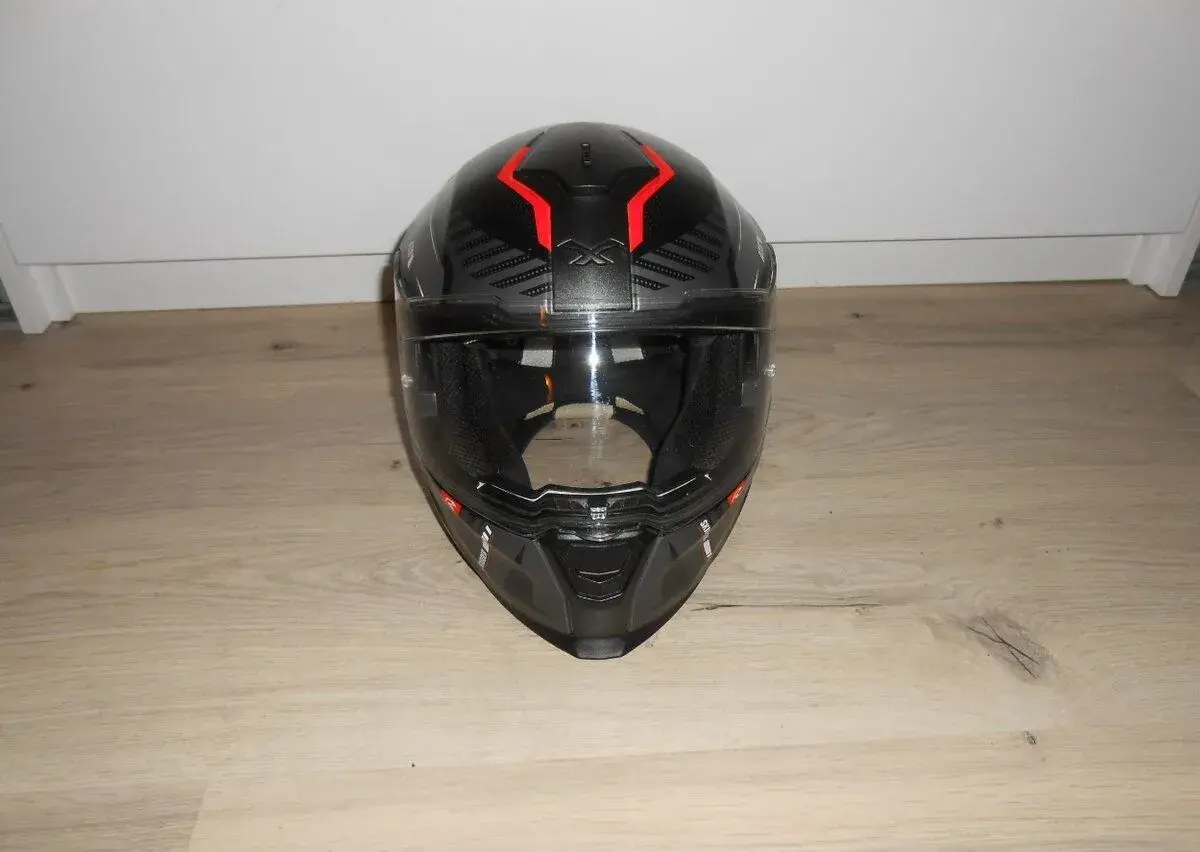 Minimalne pouzivanu moto prilbu znacky NEXX SKIDER s