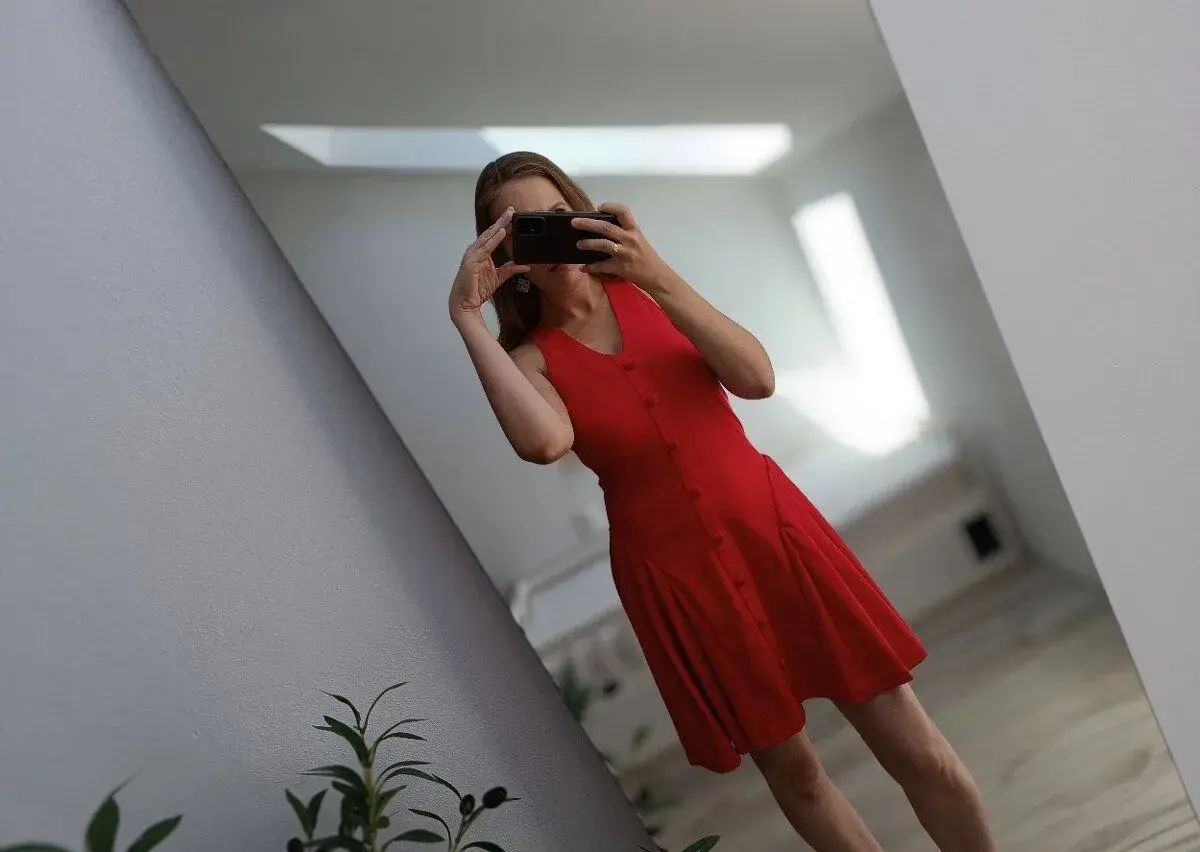 Red dress 🍒