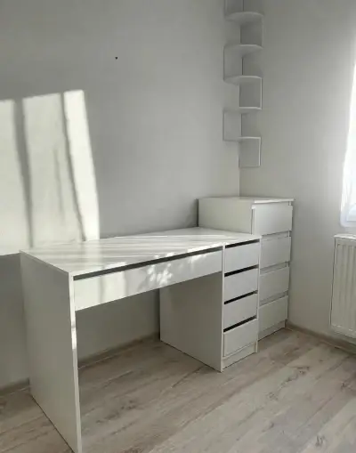 Písací sôl a komoda